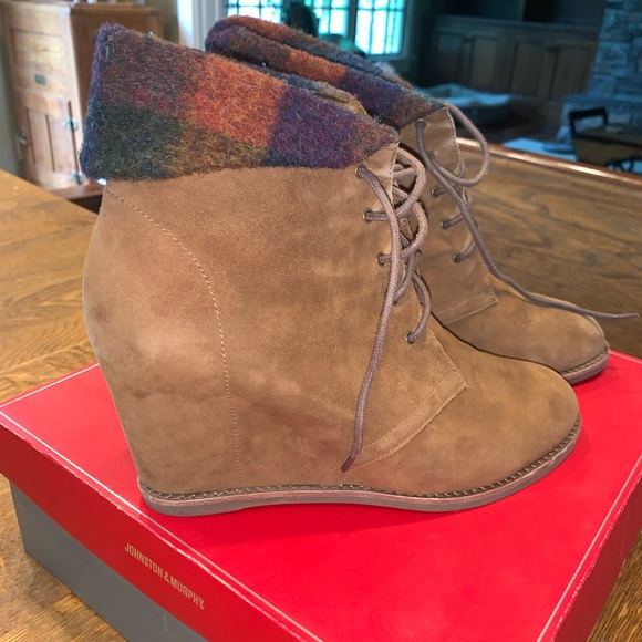 Johnston and Murphy brown suede wedge boots 10 - Picture 3 of 5